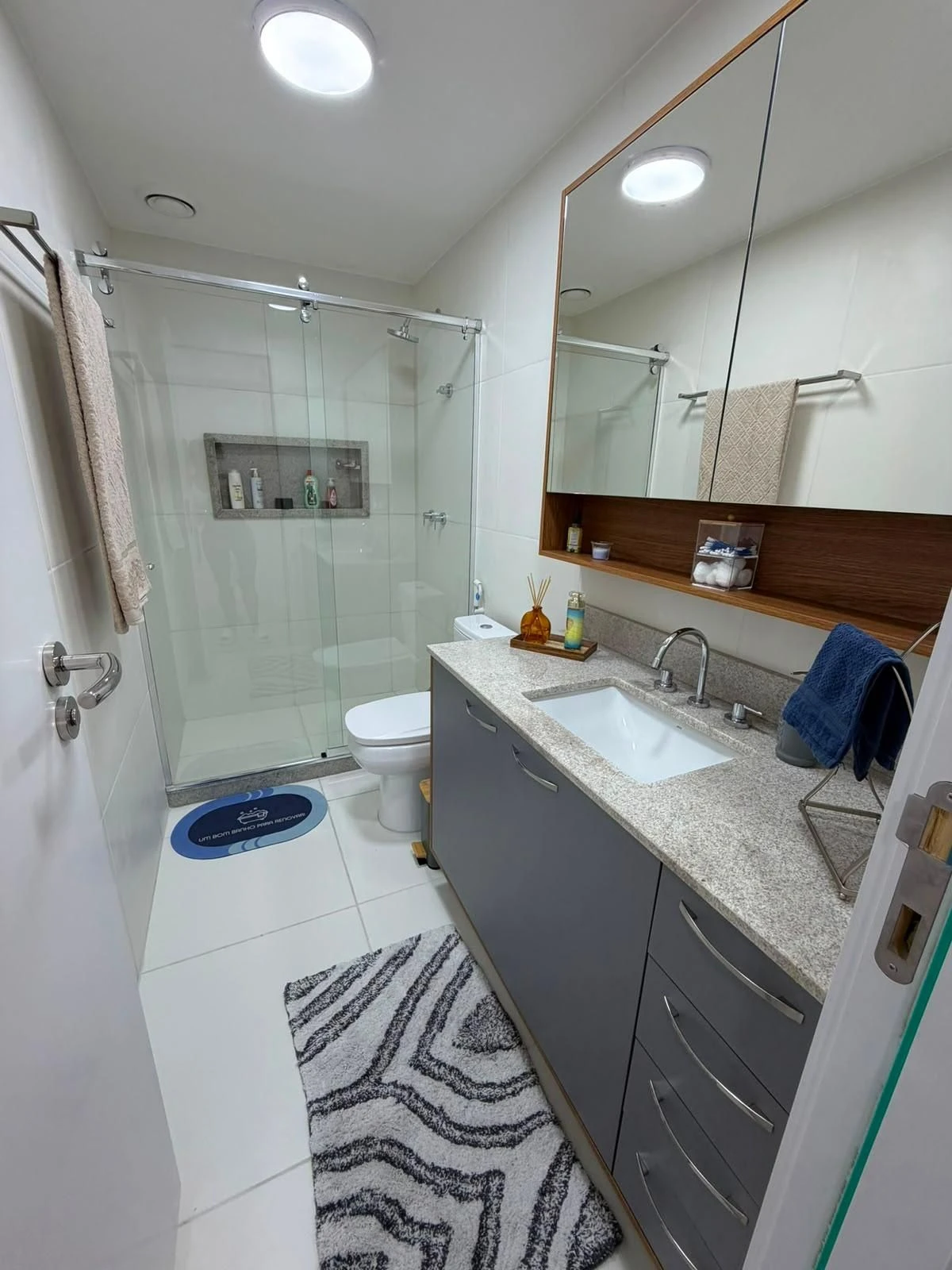 Furnished 3-bedroom apartment with American-style kitchen — photo 8