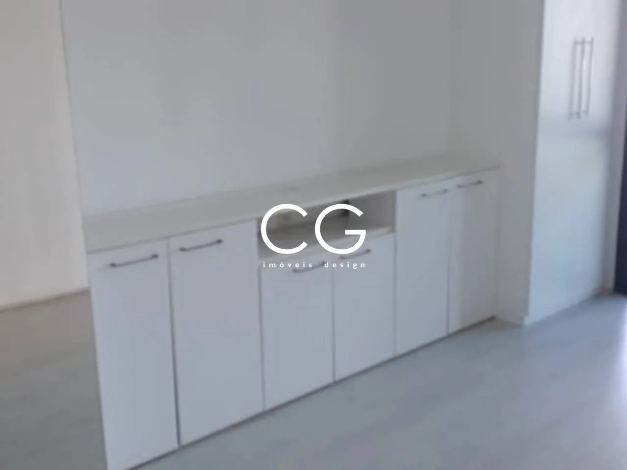 Rental apartment with 4 bedrooms and 240 m² with wood floors — photo 6
