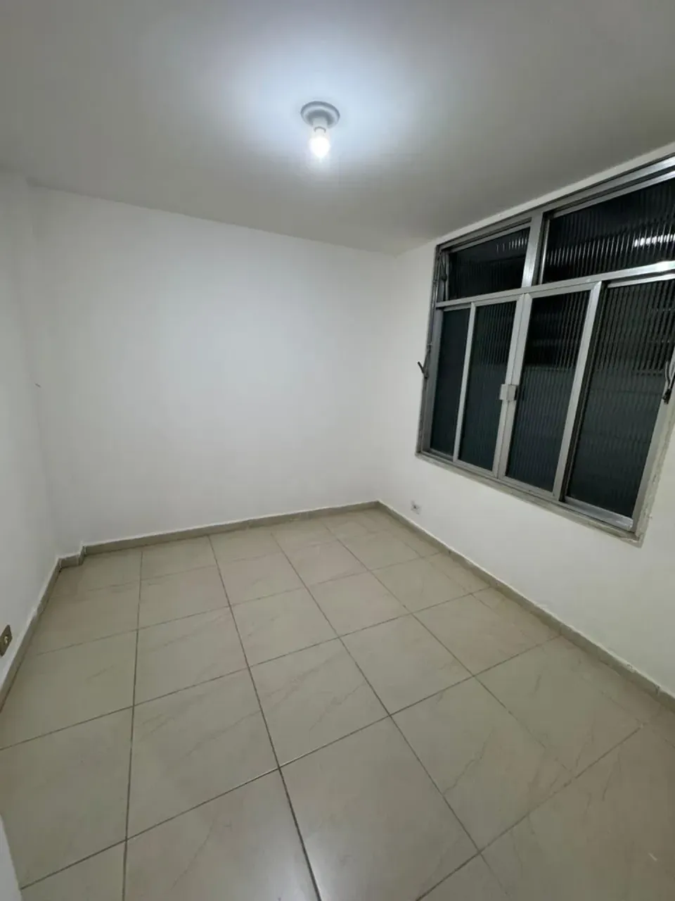 Unfurnished apartment with 2 bedrooms and 2 bathrooms — photo 3