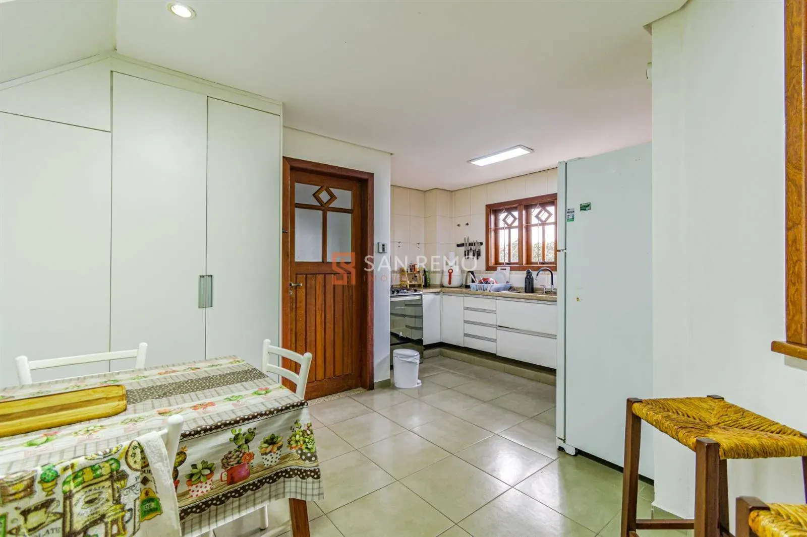Casa mobiliada com 4 suítes e varanda privativa — photo 4