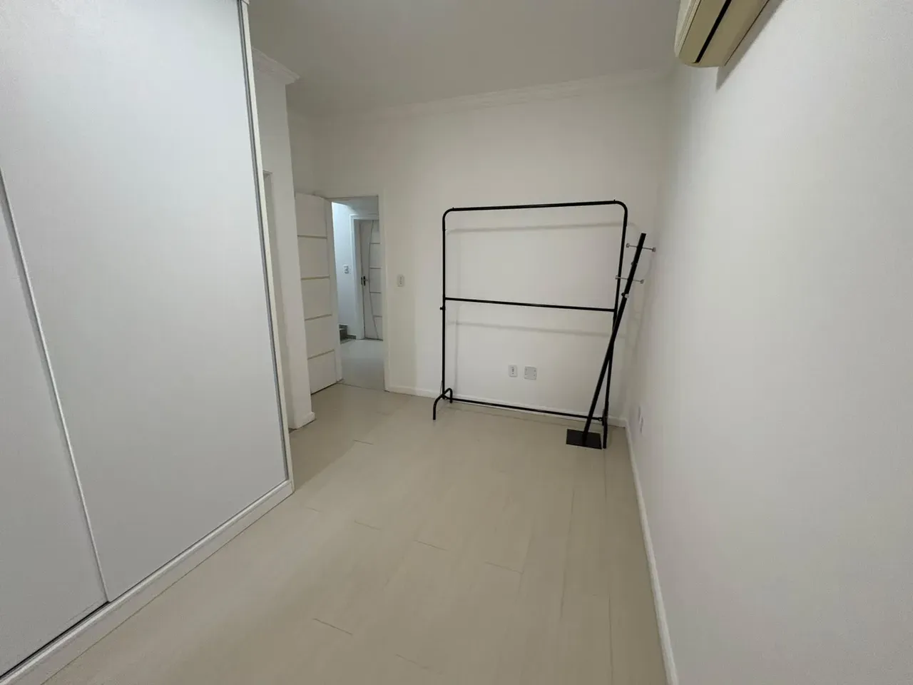 Casa de 4 quartos com espaço de home office — photo 30
