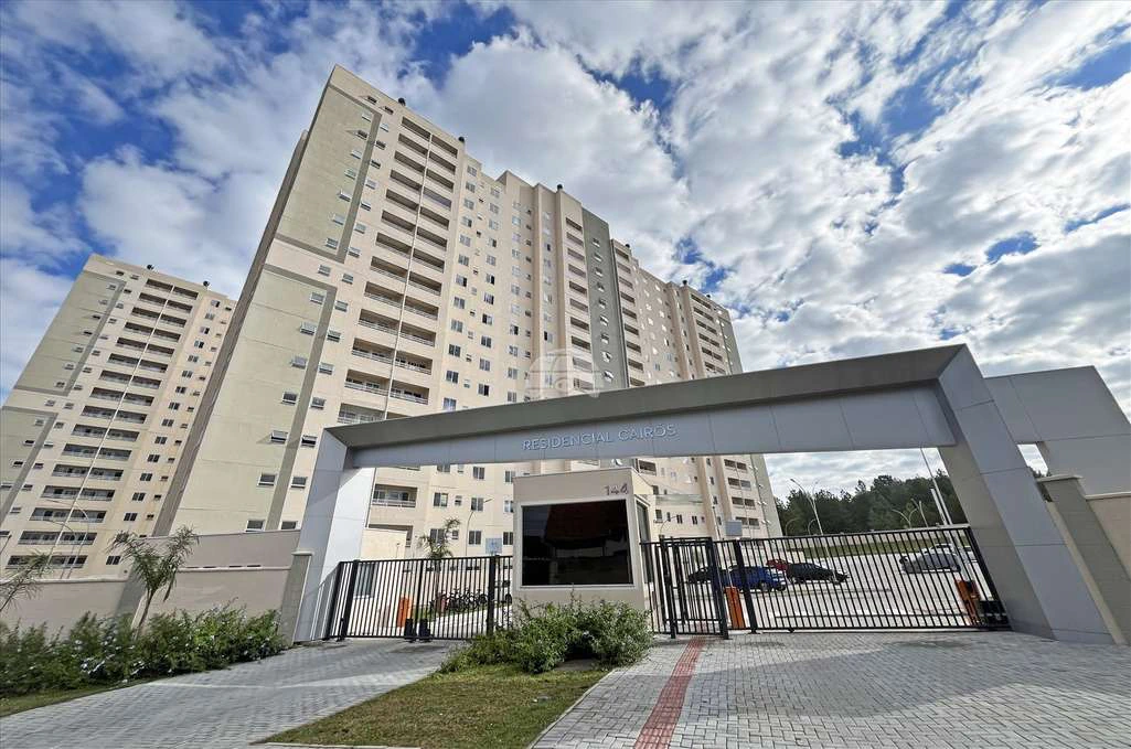 2-bedroom apartment with living room and 1 parking space