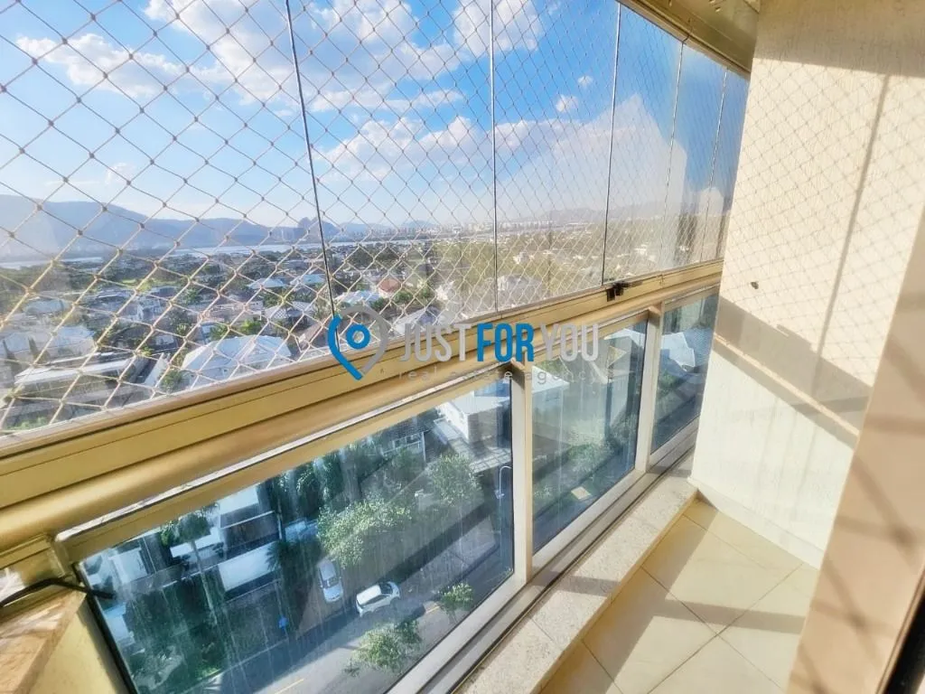 4-bedroom apartment with 233 m² and 5 bathrooms — photo 35
