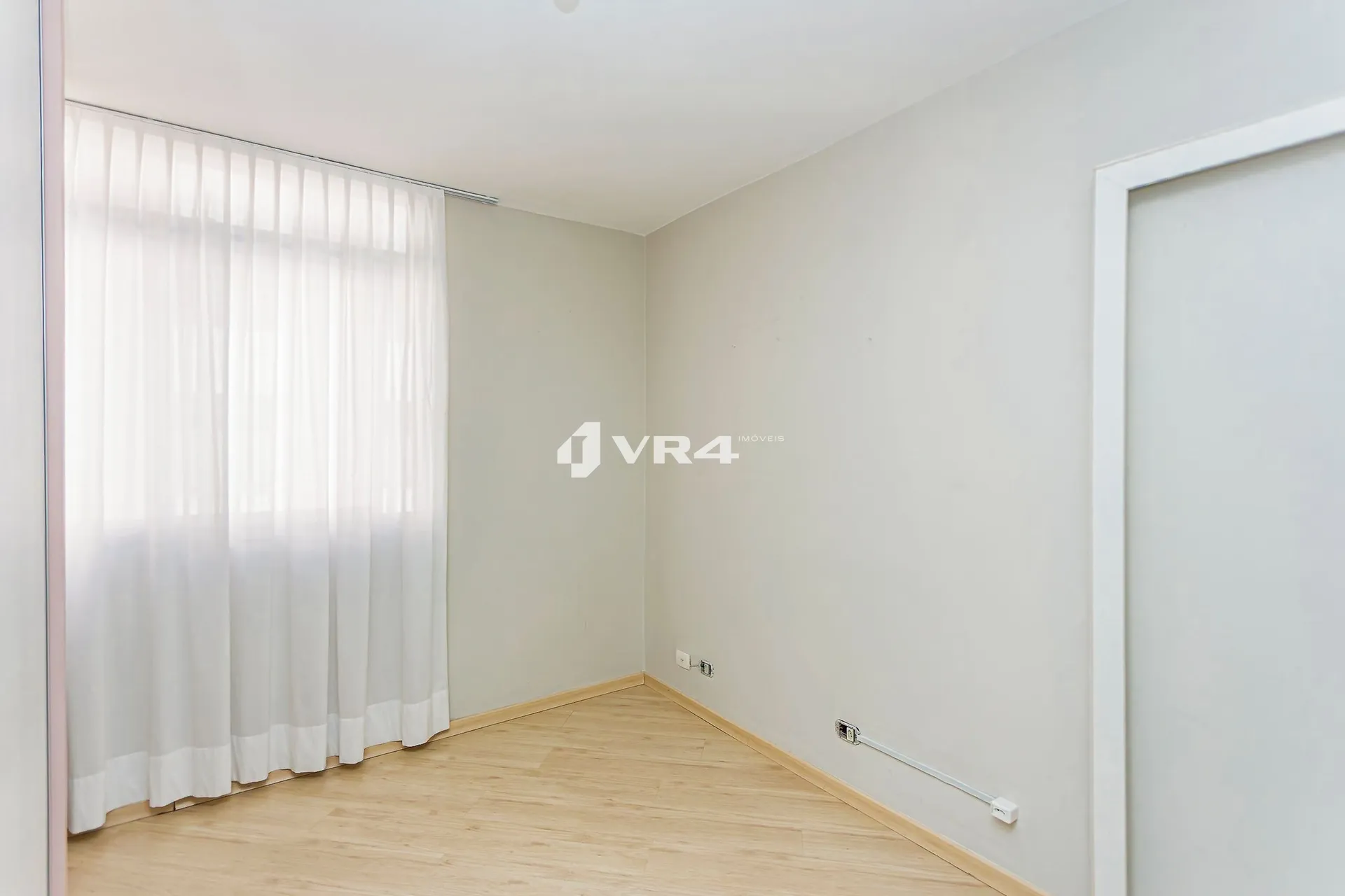 2-bedroom apartment with a washing machine — photo 17