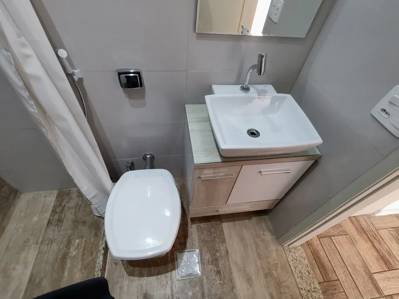 1-bedroom apartment with 2 bathrooms and closed kitchen — photo 17