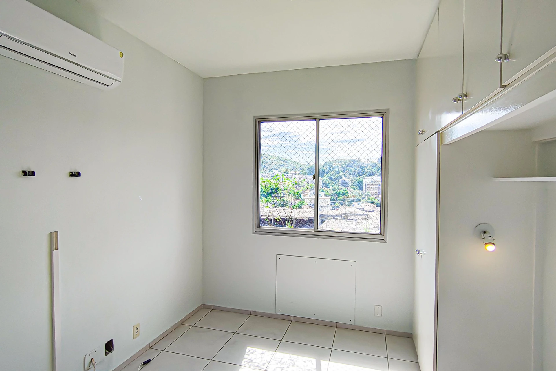 3-bedroom apartment in a building with a gym — photo 38
