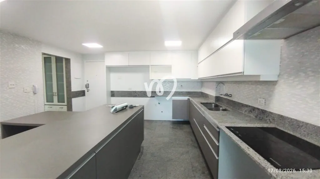 Apartamento com 4 quartos, 313 m² e 4 vagas — photo 22