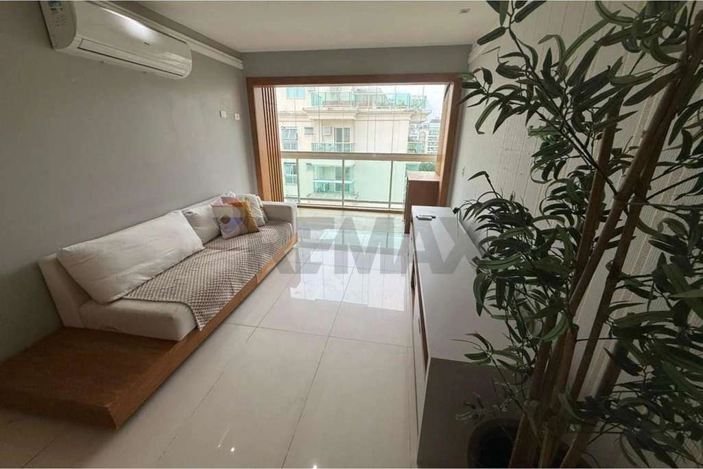 Furnished 246 m² apartment with 4 bedrooms and balcony — photo 5