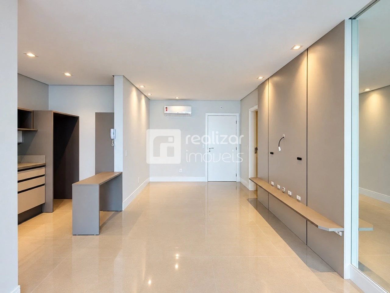 Furnished apartment, 79 m², with a grill on the balcony — photo 4