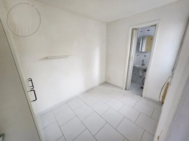 2-bedroom apartment with 2 bathrooms and glass balcony — photo 17
