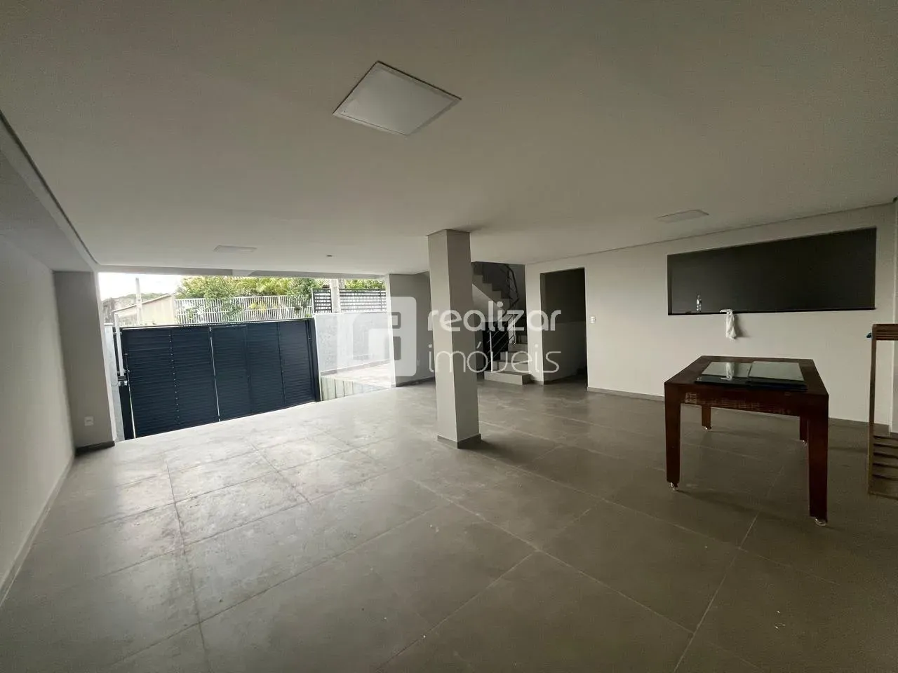 Rental house 218 m² with 3 bedrooms and 4 parking spaces
