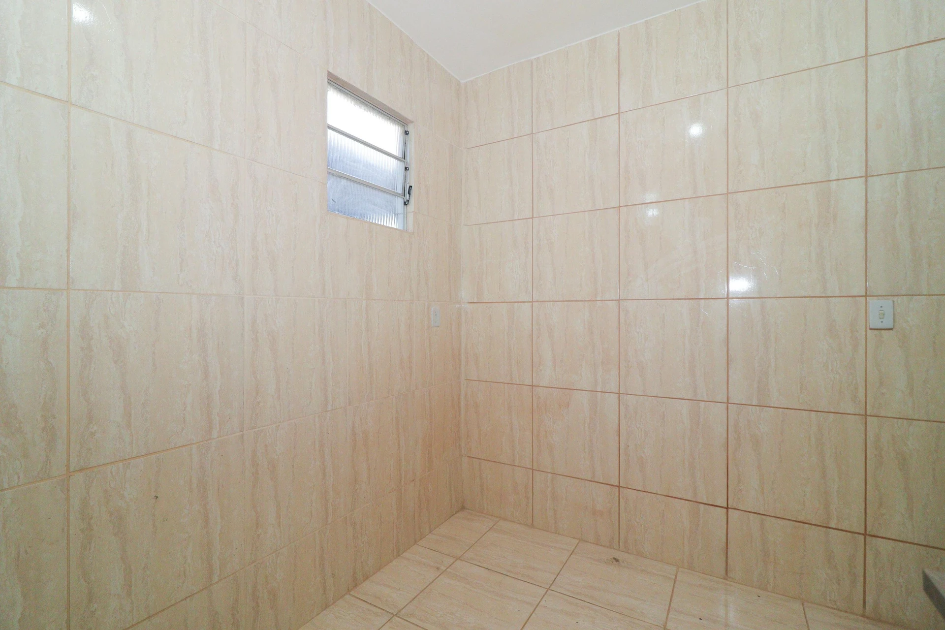 2-bedroom apartment with separate kitchen and no parking — photo 7