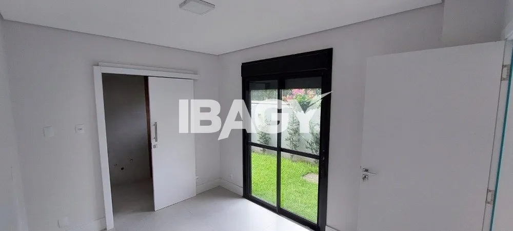 House with 3 en-suite bedrooms and 2 parking spaces — photo 6