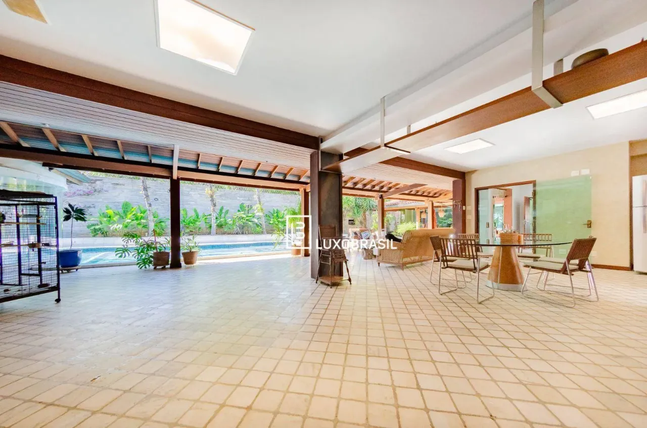 Furnished house with 5 bedrooms, 5 baths and 1116 m² — photo 14