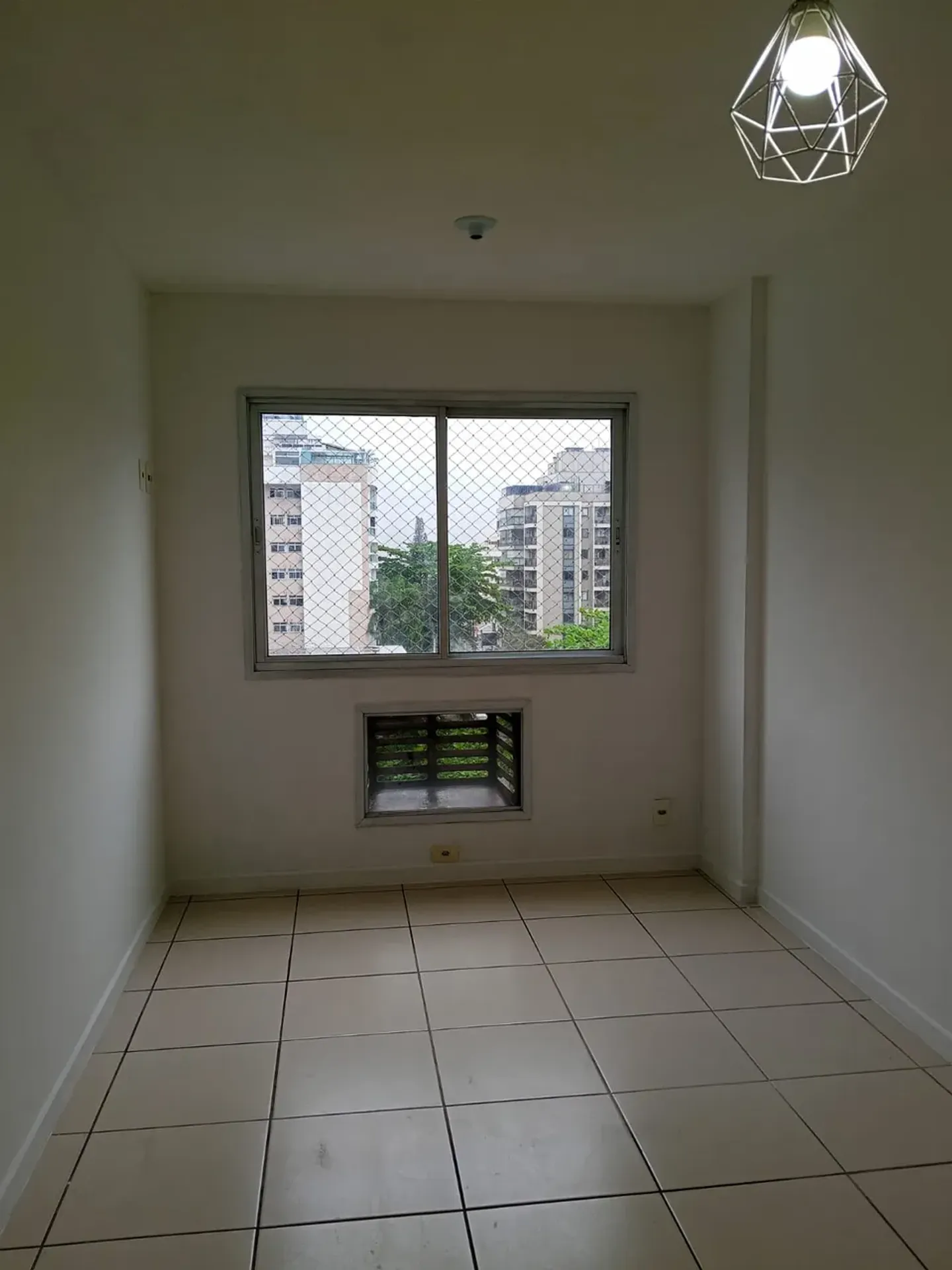 Балкон з грилем та 2 спальні: квартира 60 м² — photo 3