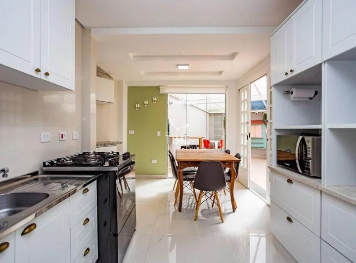 Unfurnished house with 3 bedrooms and 4 parking spots — photo 8