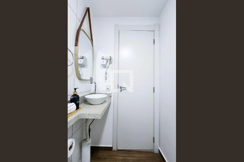 Monoambiente amueblado, 30 m², con espacio de home office — photo 24