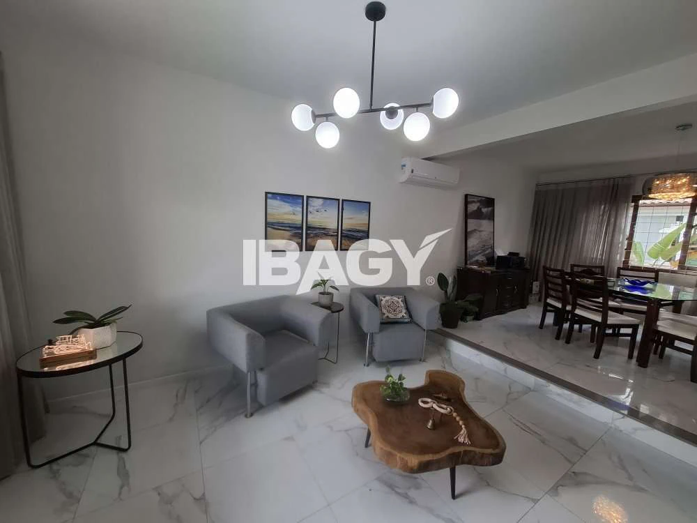 3-bedroom house with 4 bathrooms, 5 parking spaces and 380 m² — photo 5