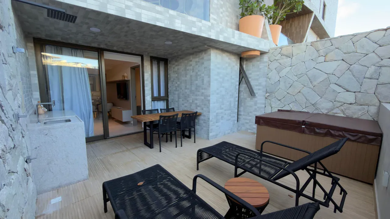 2-bedroom apartment with open-plan kitchen