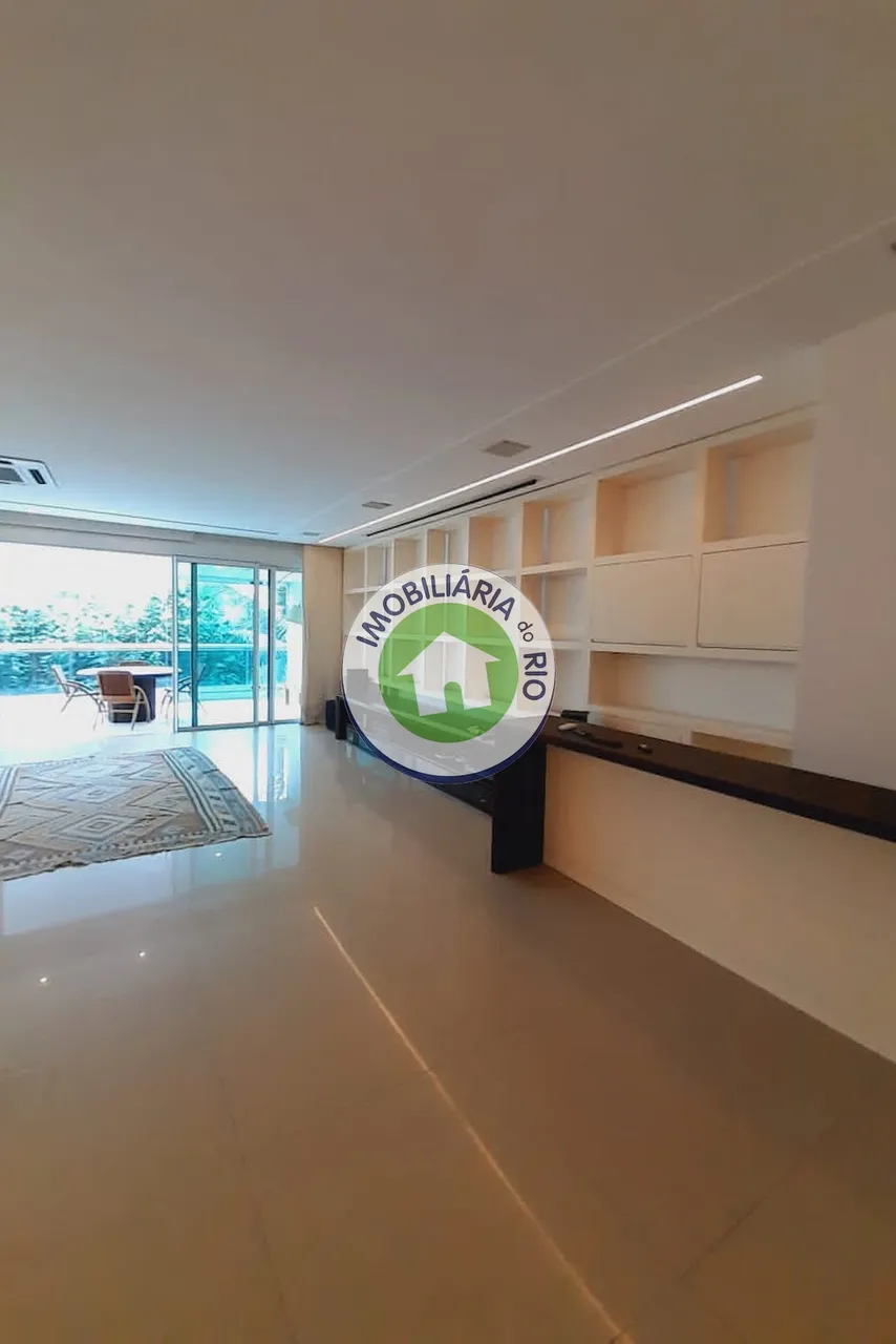 Apartment with 4 suites and a glass-enclosed balcony — photo 3