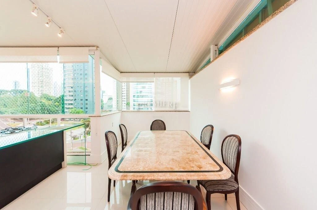 3-bedroom apartment, 1 with its own bathroom, 192 m² — photo 34