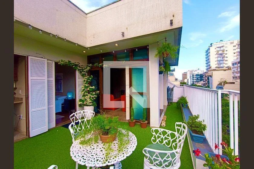 127 m² apartment with 3 en-suite bedrooms and balcony — photo 15