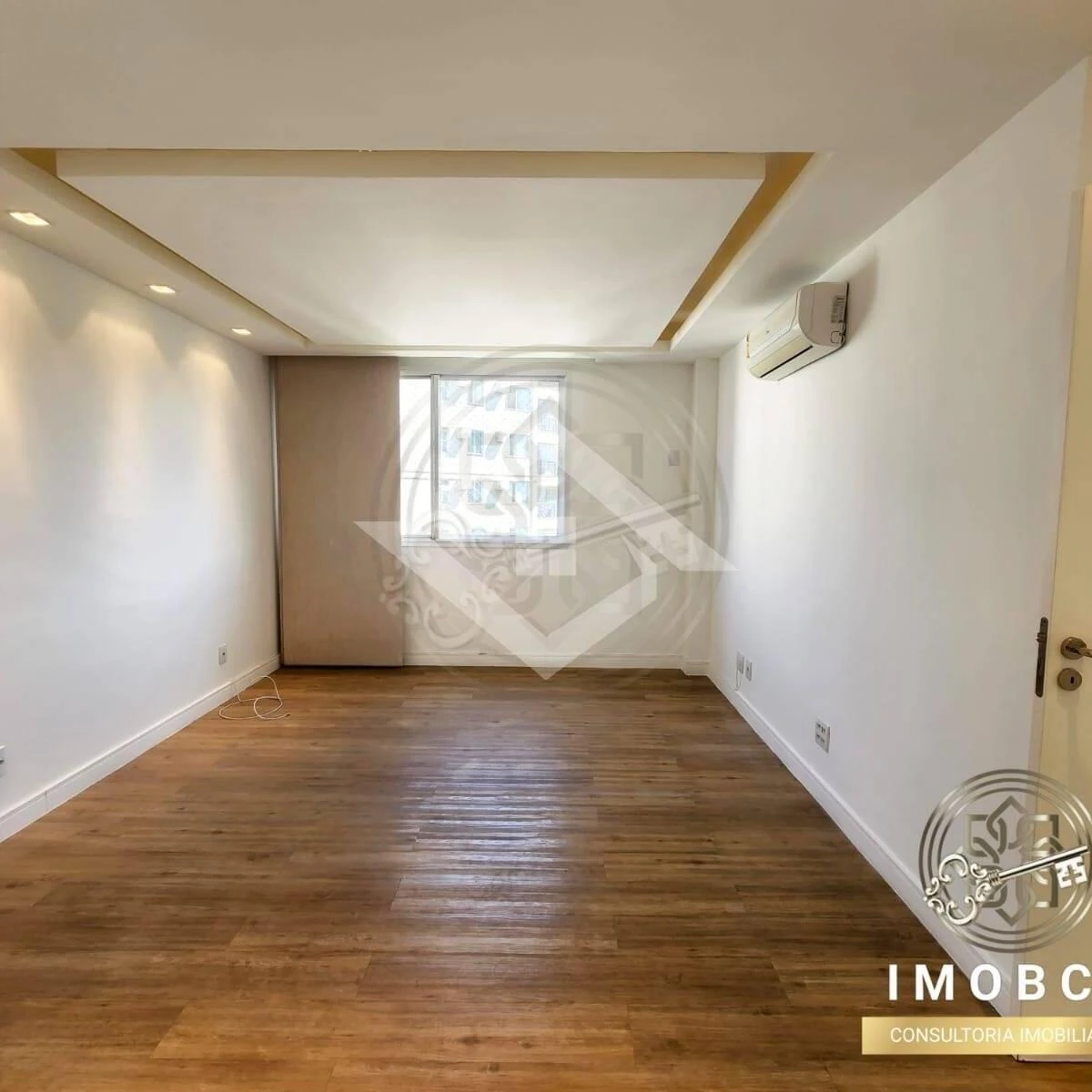 166 m² apartment with 3 bedrooms and a balcony — photo 11