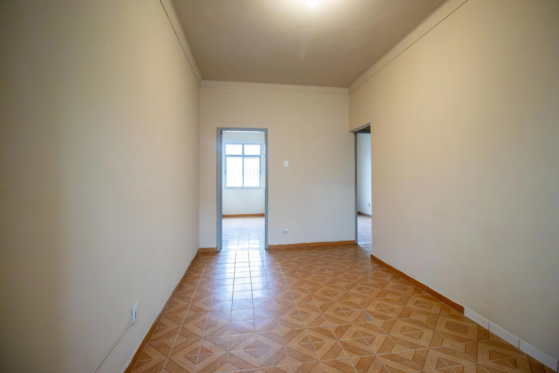 2-bedroom apartment with 1 bathroom and no parking — photo 22