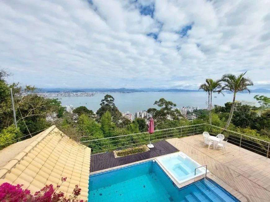 Casa em condomínio com 4 quartos e 1 vaga, 572 m² — photo 4