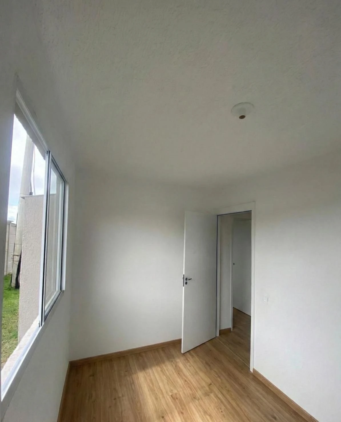 2-bedroom apartment with 1 bathroom, no parking