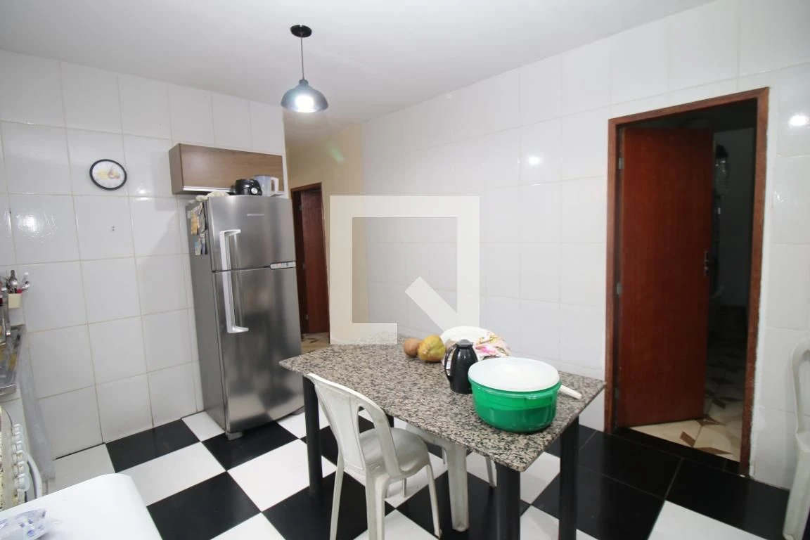 Casa mobiliada com 3 quartos, 1 banheiro e jardim privativo — photo 7