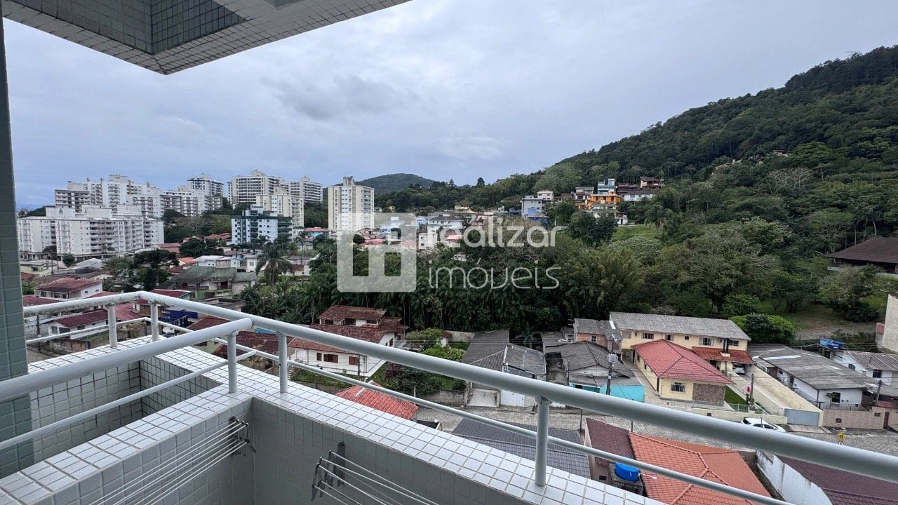One-bedroom apartment with a mountain view — photo 16