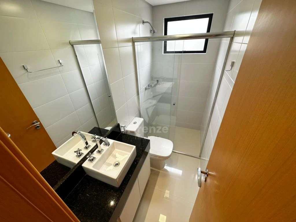 2-bedroom apartment, 1 with its own bathroom, 75 m² — photo 20