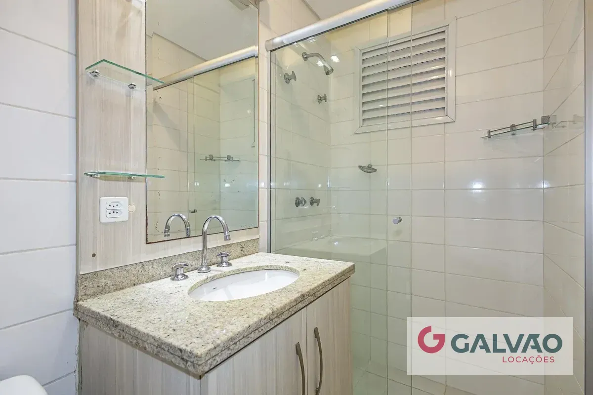 3-bedroom apartment in a building with a coworking space — photo 44