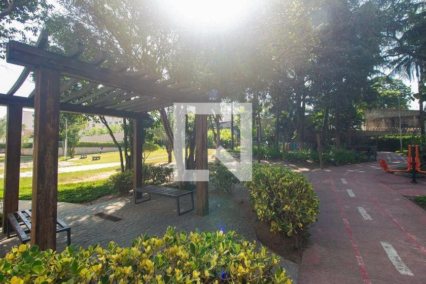 Apartamento de 2 quartos em condomínio com piscina — photo 28