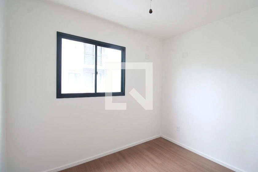 2-bedroom apartment in a building with a gym — photo 4