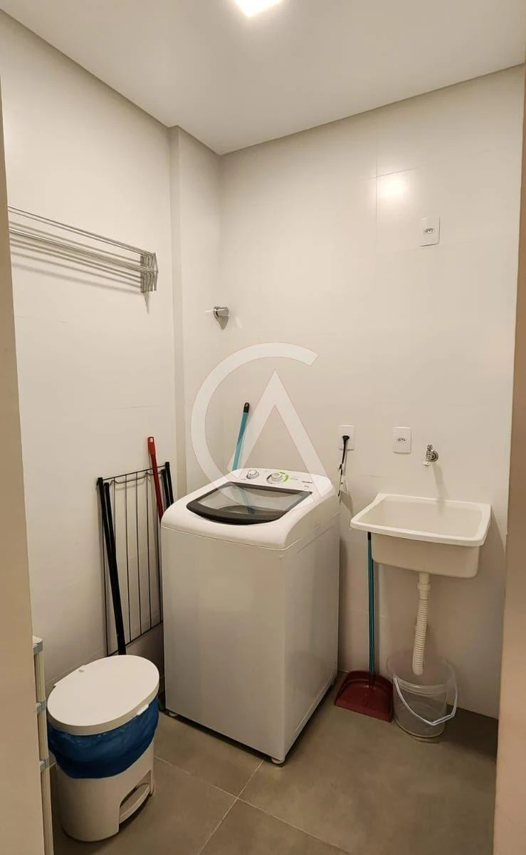 One-bedroom apartment with a water view in Florianópolis — photo 37