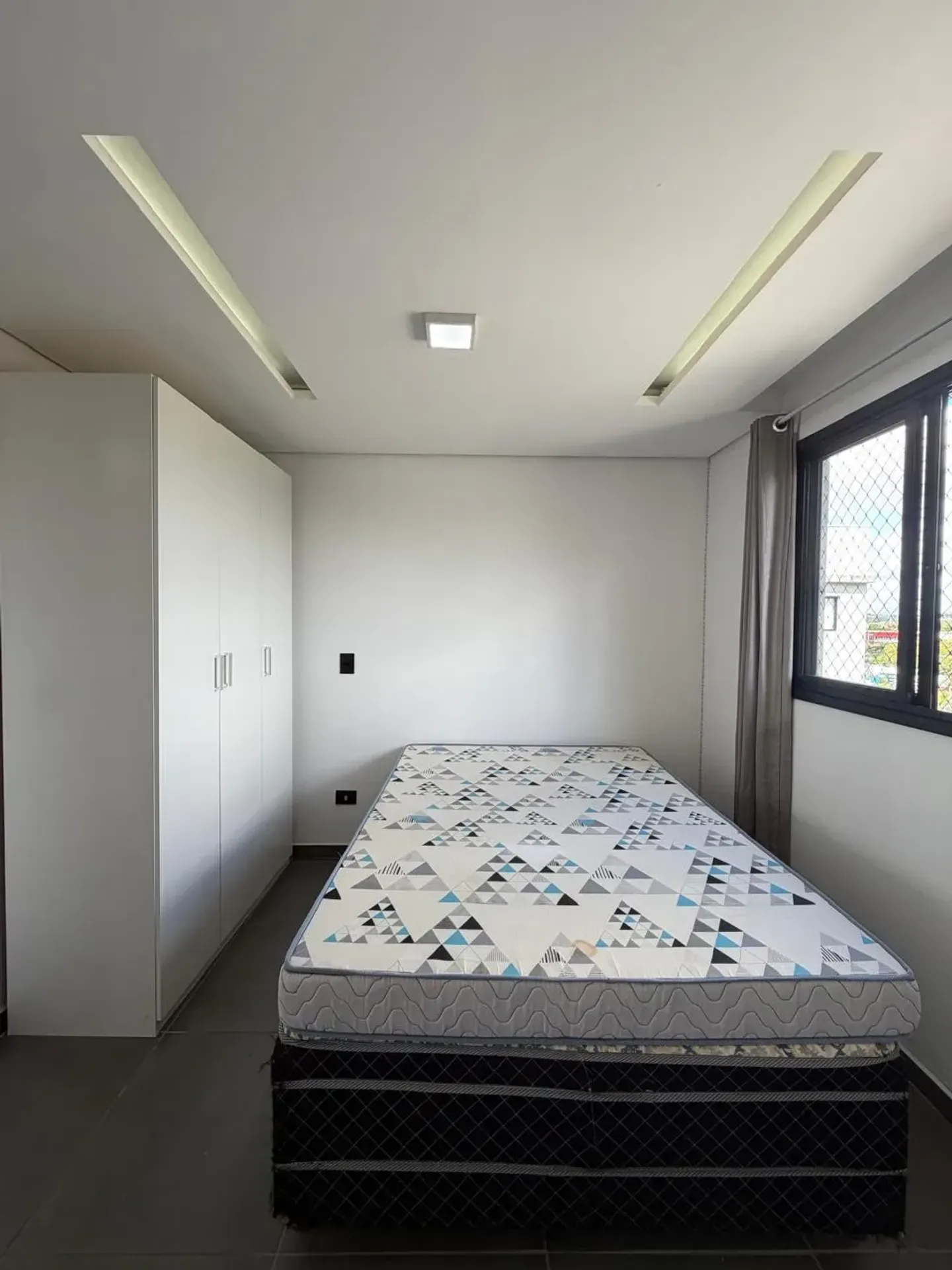 Furnished 1-bedroom apartment with balcony and barbecue — photo 15