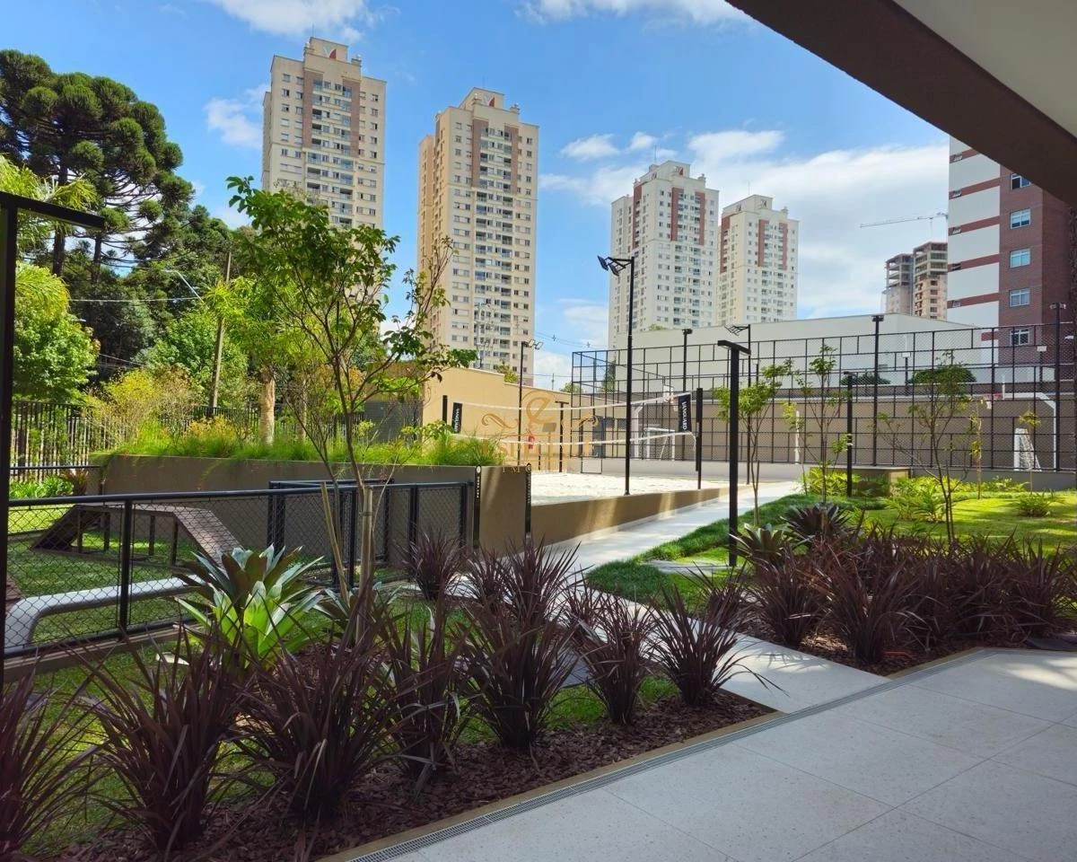 3-bedroom apartment in a building with a pool — photo 20
