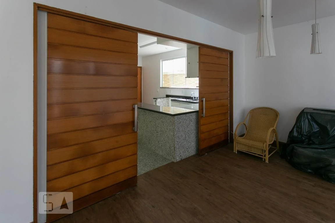 Unfurnished house with 5 en-suite bedrooms and private garden — photo 2