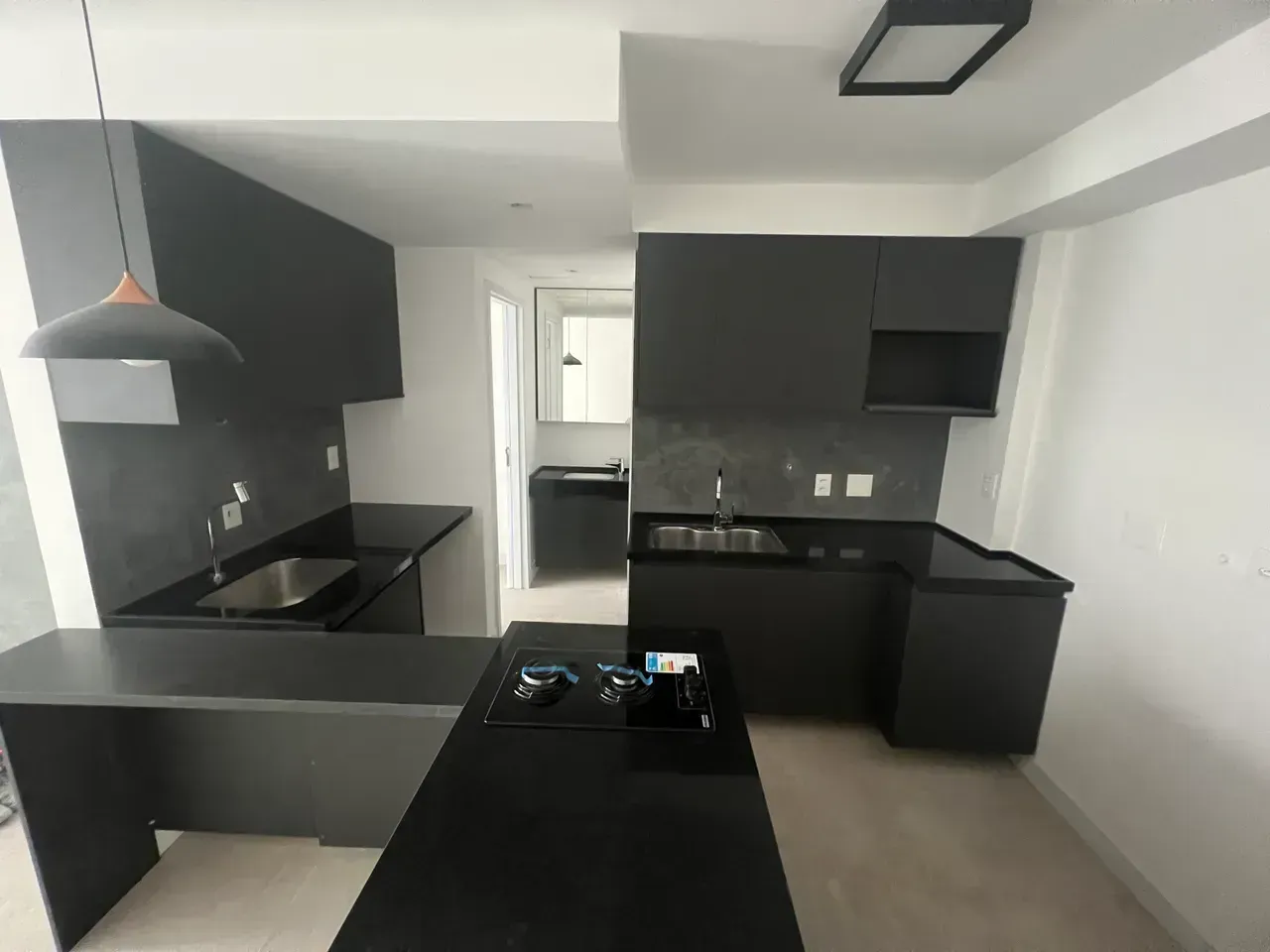 Apartamento com 1 dormitório e cozinha integrada a gás