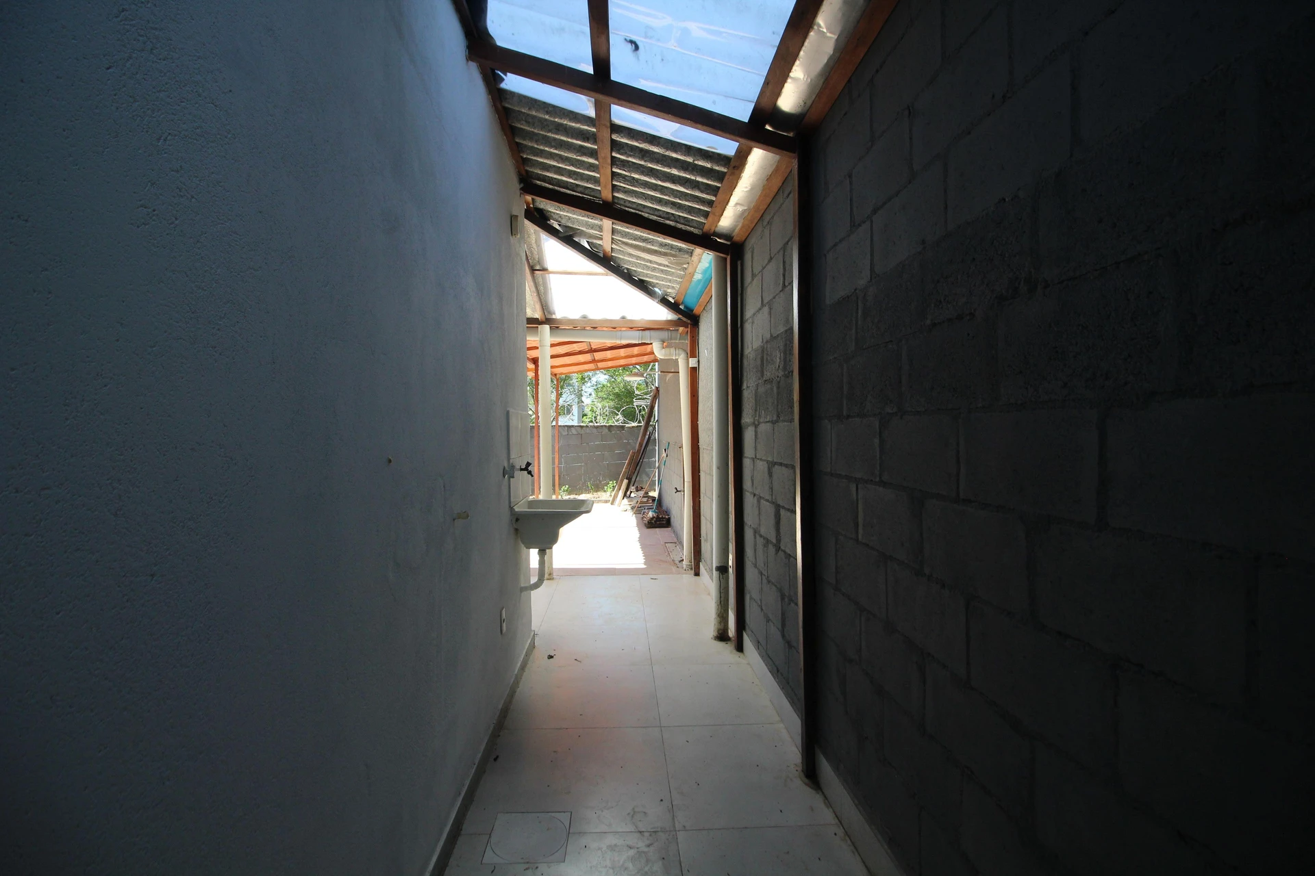House with 4 bedrooms, 2 bathrooms and private garden — photo 49