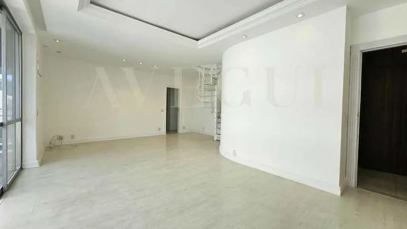 Вид на воду та 4 спальні: квартира 258 м² — photo 8