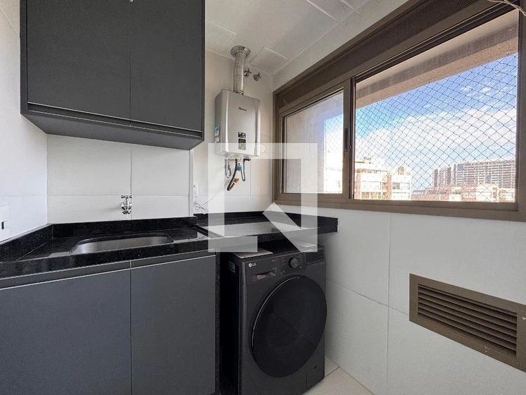 Квартира 125 м² с застеклённым балконом и рабочим местом — photo 28