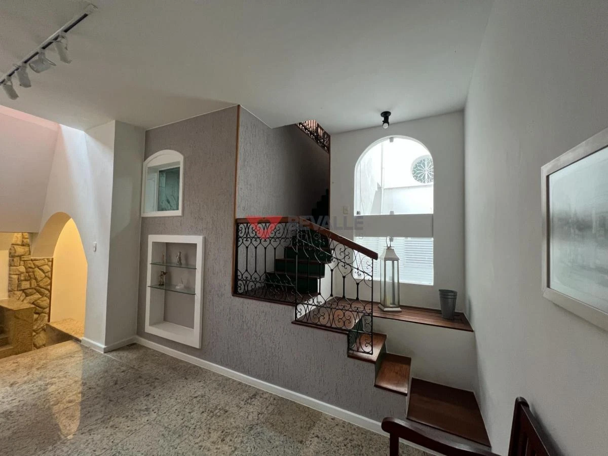 220 m² house with a washing machine and a home office — photo 26