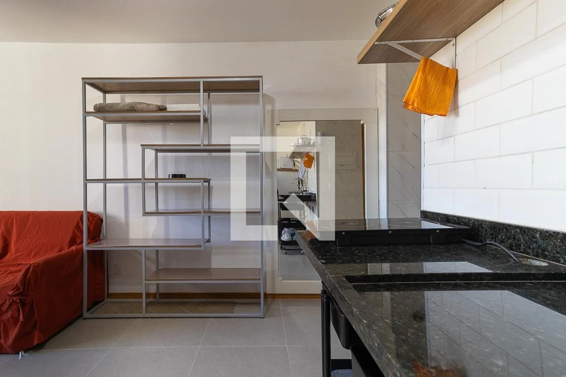 Furnished apartment, 32 m², with floor-to-ceiling windows — photo 14