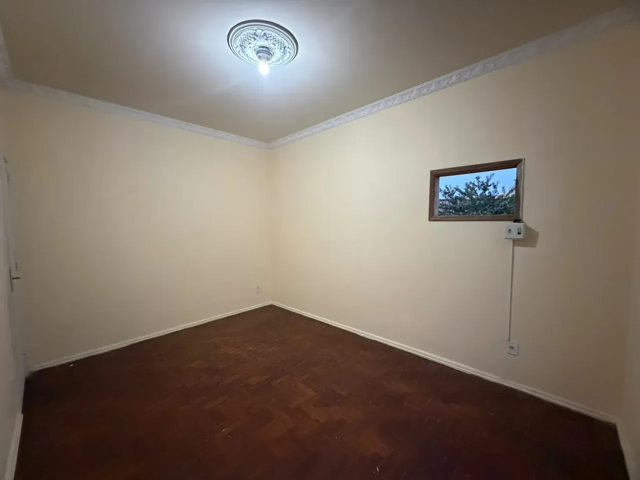 Wood or laminate floors in a 3-bedroom house, 83 m² — photo 8