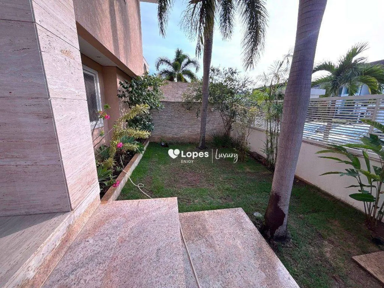 Unfurnished house for rent with 5 bedrooms and 5 baths — photo 19