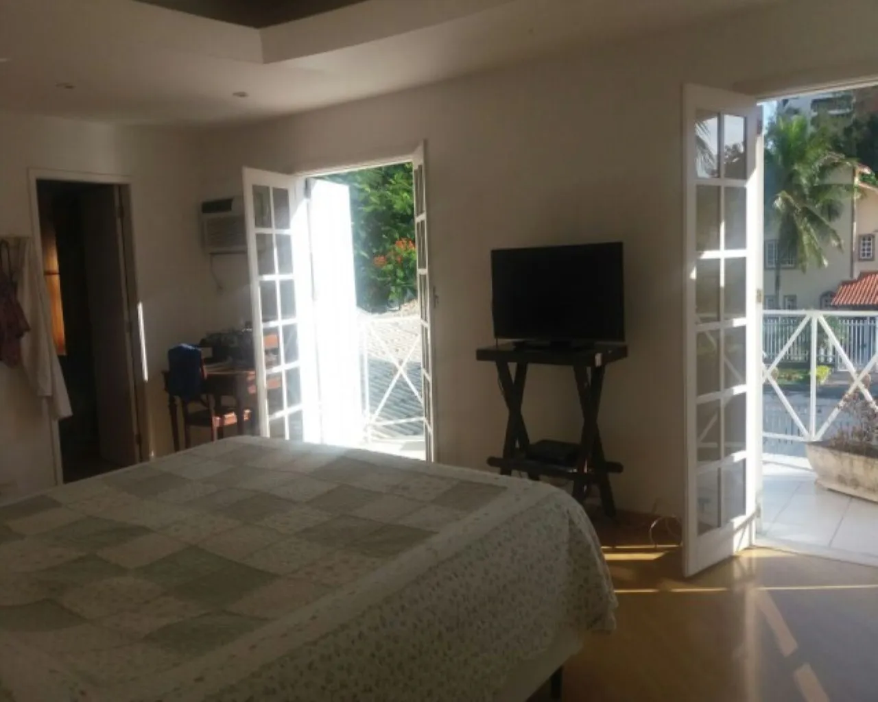 Condo house with 5 bedrooms and separate kitchen — photo 11