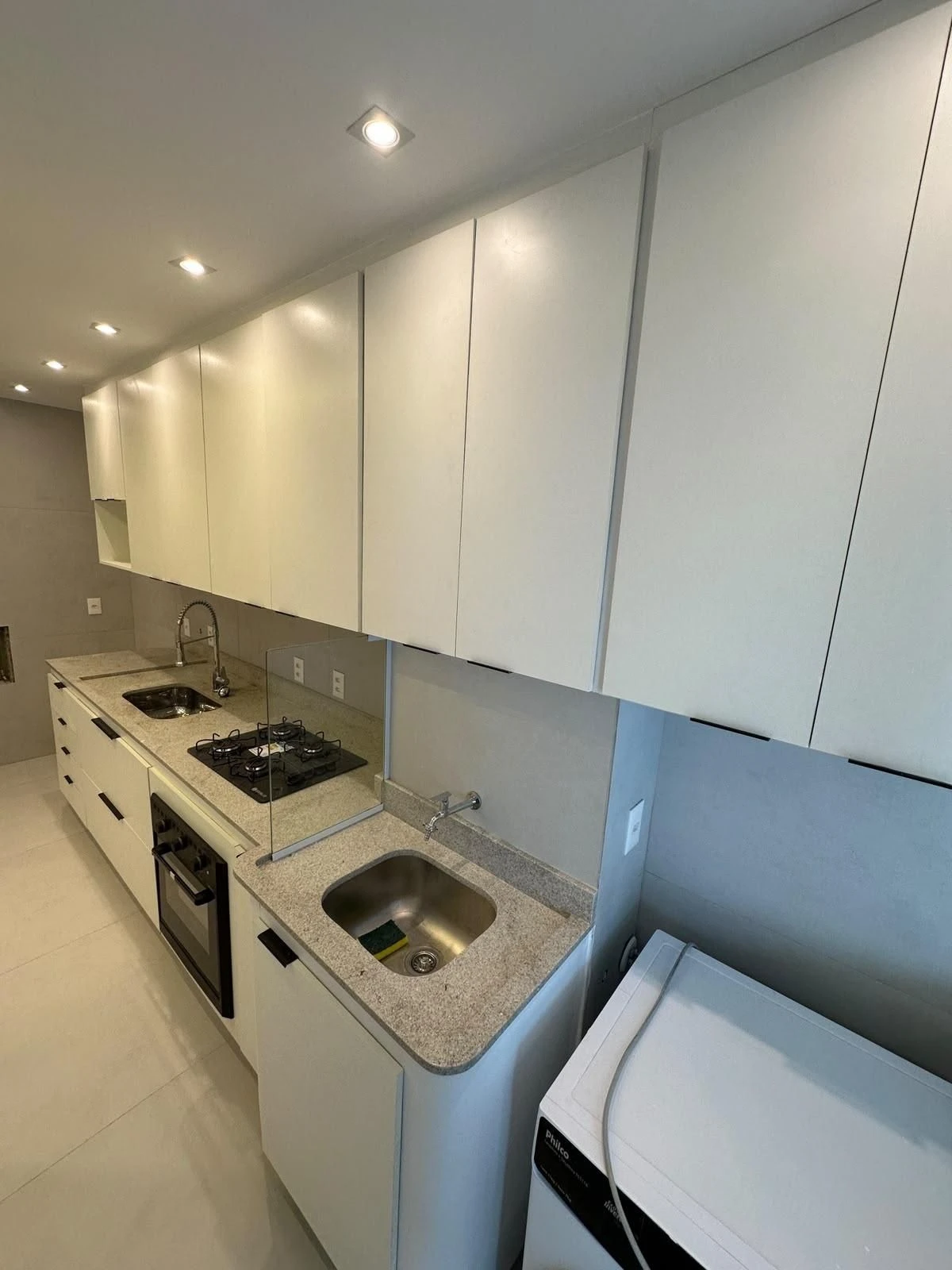 Floor-to-ceiling windows in a 2-bedroom apartment, 84 m² — photo 24